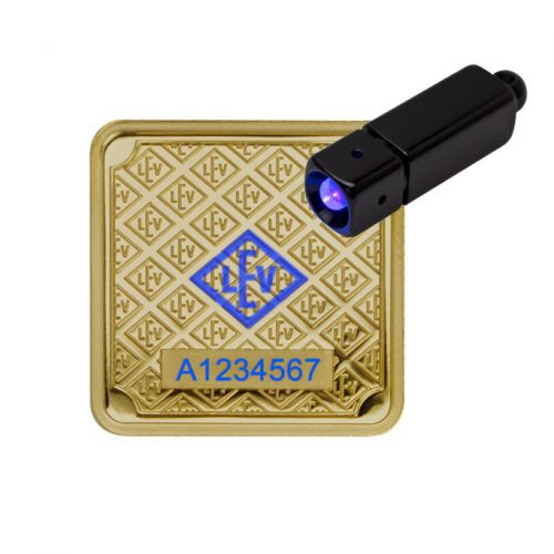 Geiger5gramgoudbaarUV-lichtstg-s101munten-staging.kinsta.cloud.jpg 5gr-goud-baar-Geiger-cert - achterkant